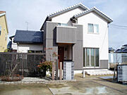 築17年 2階建の賃貸物件