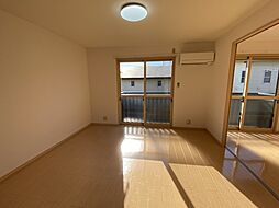 カルナ みたか 201 2階2LDKの室内