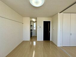 イルマーレ 205 2階1LDKのリビング/ダイニング