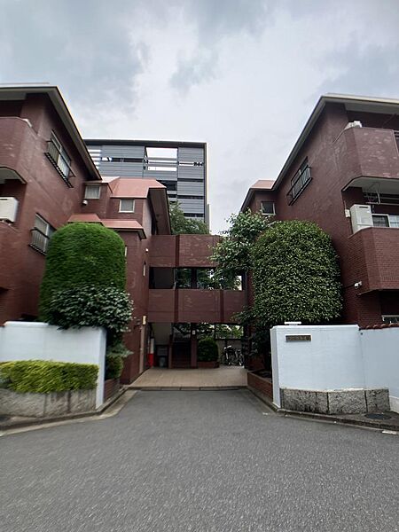 建物エントランスです。