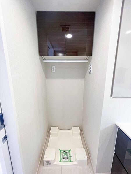 洗濯機置き場　上部吊戸棚あり　※家具・調度品はつきません
