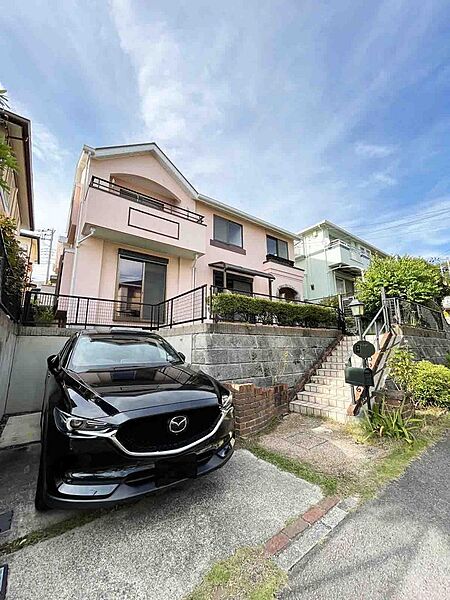 SUVも余裕で駐車可能