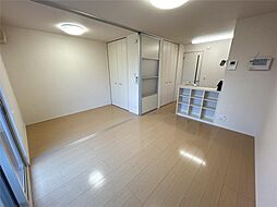 サニーパーク 102 1階1LDKのリビング/ダイニング