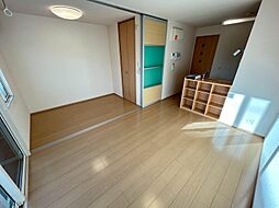 メゾンソレイユ・カトル 102 1階1LDKのリビング/ダイニング