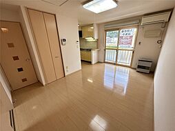 グロワールＡ A-201 2階1LDKのリビング/ダイニング