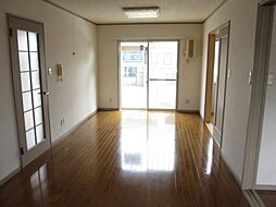 カインドハウス C 2LDKのリビング/ダイニング