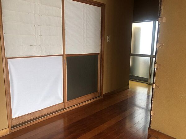 1F 玄関からの風景