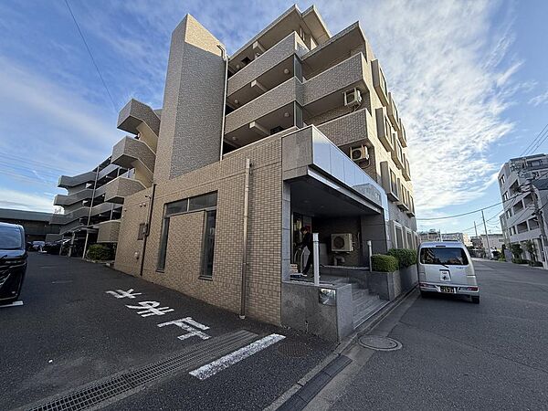 西船橋の交通利便性と、フルリノベーションで生まれ変わった室内。家の外でも中でも、毎日を心地よく。
