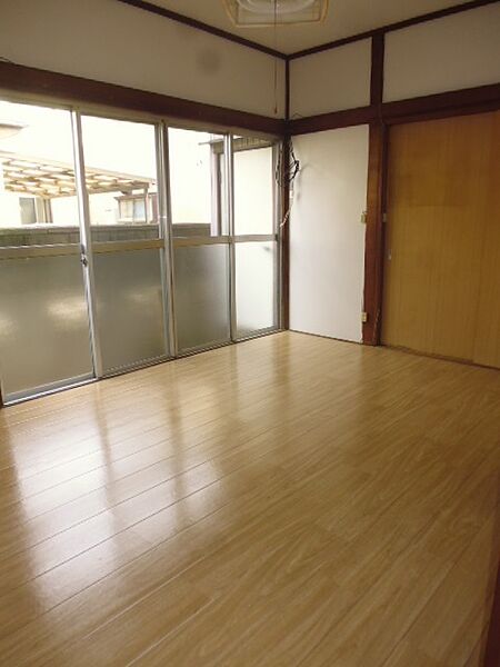 1F和室を洋室に変更しました