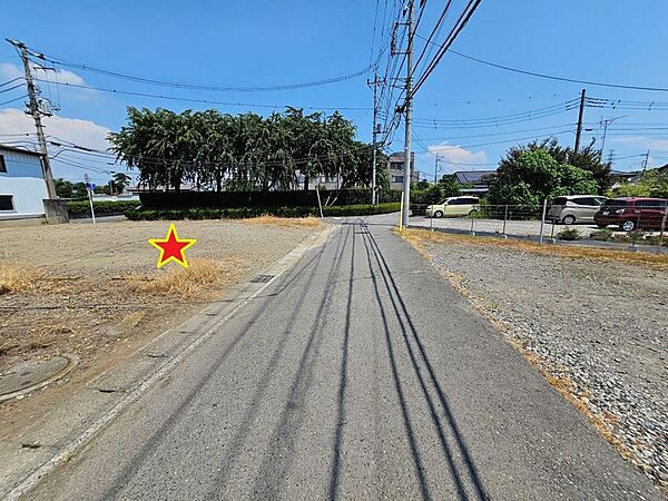 東側　接面道路