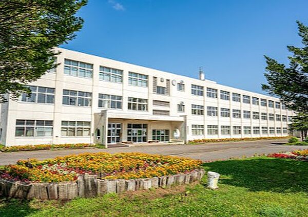 detached 北海道恵庭市中島町2丁目13-4
地図を見る