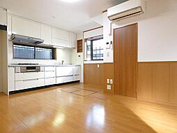 調布市小島3丁目 3SLDKのリビング/ダイニング