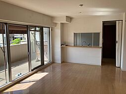 ローレルコート富雄 3LDKのリビング/ダイニング