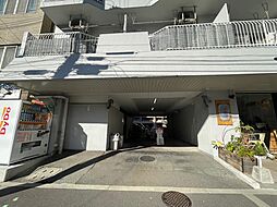 18 / 34