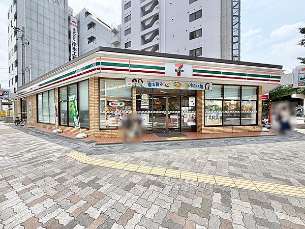セブンイレブン東三国御堂筋店