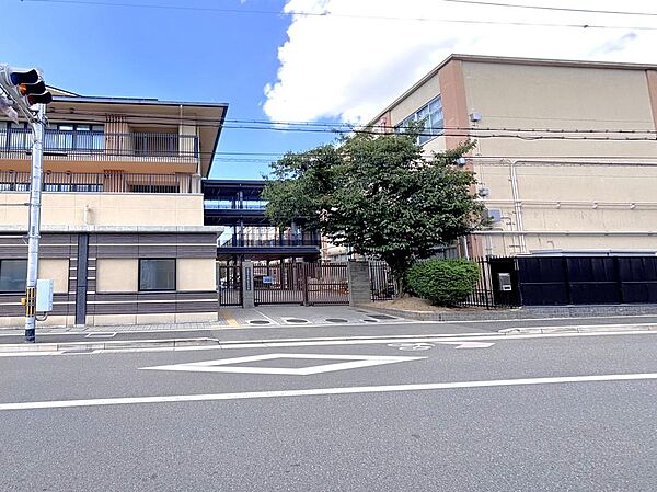 西院小学校