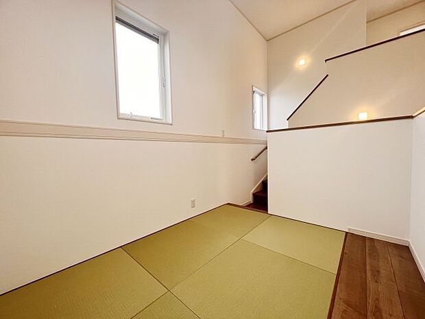 畳敷きの和室はお子様のキッズスペースにピッタリ。ハイハイしても、バランスを崩して尻もちをついてもクッション性の高い畳なら安心です。