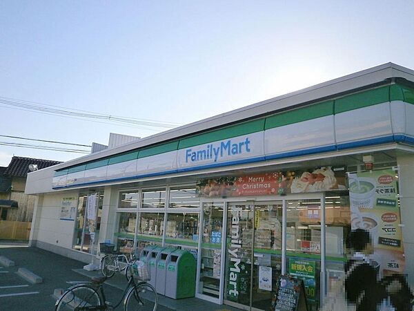 ファミリーマート小山四丁目店(720m)