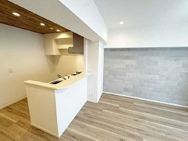 お料理をしながら、リビングを見渡せる開放的な対面式キッチン！