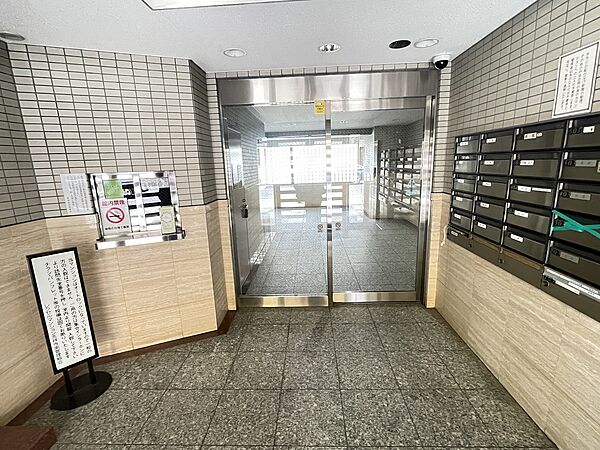 整理整頓され、きれいに清掃されたエントランス　管理の良さを感じます