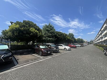平面駐車場のご用意がございます。(月額15000円)