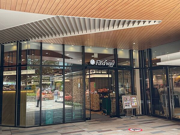 フードウェイソコラ武蔵小金井クロス店　徒歩5分