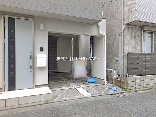お車が汚れにくいガレージ駐車場　雨や夏の陽射しからお車を守ってくれます