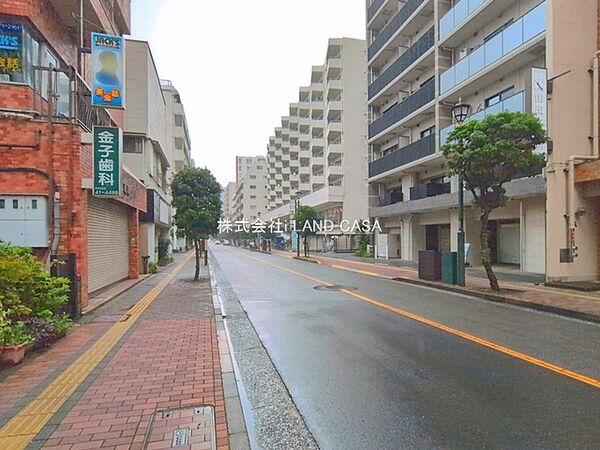 南口よりまっすぐ！中央通り沿いに面しています。