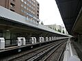 緑地公園駅ホー...