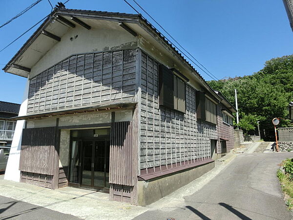 detached 新潟県佐渡市東大通1220-7