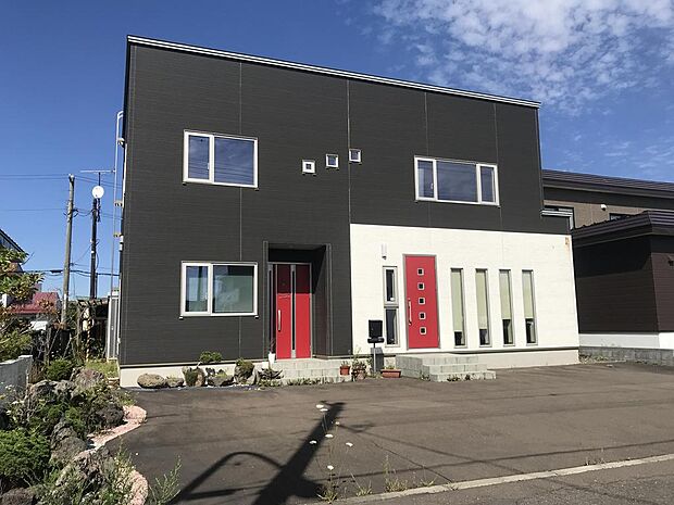 築9年千歳市若草デザイナーズ風住宅 6ldkの中古一戸建て情報 スマイティ 物件番号 1