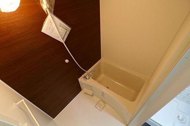 【bath room】浴室も新品交換済みです！シンプルデザインで心の落ち着く空間へ。