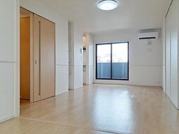 グランクレールＢ 2階1LDKのリビング/ダイニング