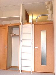 レオパレスエルパセオIII 1階1Kの室内