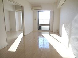 東急田園都市線 駒沢大学駅 徒歩2分の賃貸マンション 1階1LDKのリビング/ダイニング