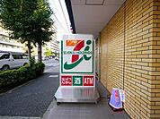 セブンイレブン板橋小豆沢3丁目店 90m