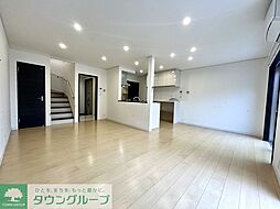 Park Villa F棟 104 1階3LDKのリビング/ダイニング