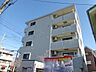 外観：タイル張りのマンションです