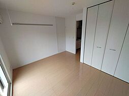 シャングリラ 102 1階1Kのリビング/ダイニング