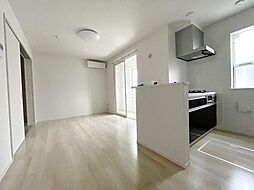 クオーレ 1階1LDKのリビング/ダイニング