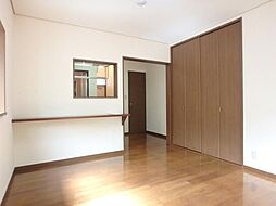 パークヴィラ 107 1階ワンルームのリビング/ダイニング