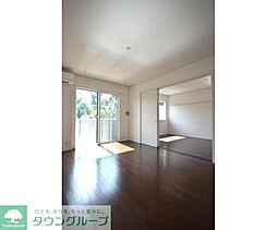 フォレストコートＡ棟・Ｂ棟 A202 2階1SLDKのリビング/ダイニング