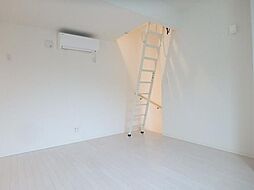 アートヒルズ井の頭公園 204 2階ワンルームのリビング/ダイニング