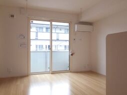 アンジュール 103 1階1LDKのリビング/ダイニング