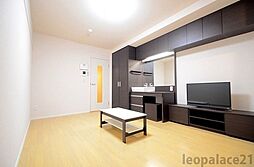 レオネクストＡＤＡＭＡＮＴIII 1階ワンルームのリビング/ダイニング