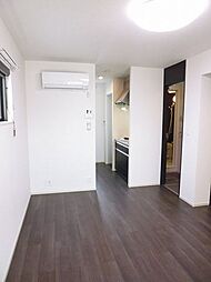 ＯＰＥＲＡ 101 1階ワンルームのリビング/ダイニング