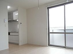 メゾン・アミーシカ 201 2階1LDKのリビング/ダイニング