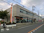 三郷郵便局 1400m