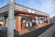 セブンイレブン草加中根2丁目店 徒歩12分。 890m