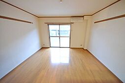 グレイスヴィラ 303 1階ワンルームのリビング/ダイニング